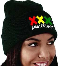 Merkloos EVERY LITTLE THING IS GONNA BE ALRIGHT Muts - Zwart - Beanie - One Size - Uniseks - Ajax 020 Amsterdam - Bob Marley - Rastabirds - Rastafari - Wintersport - Aprés Ski Muts - Original Kwoots -SkiKleding Winkel 1053x1200