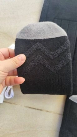 Batterij Elektrisch Verwarmde Sokken - Oplaadbaar Batterijsokken - Unisex | Swim Chicky & Swim Hunky -SkiKleding Winkel 674x1200 2