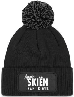 Merkloos Muts Met Pompoen Zwart - Après Skiën Kan Ik Wel - SoBAD. - Beanie - Muts Heren - Muts Dames - Wintersport - One Size - Après Ski Outfit